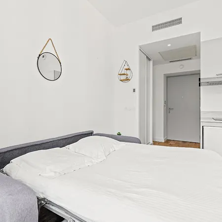 Charming Center 302