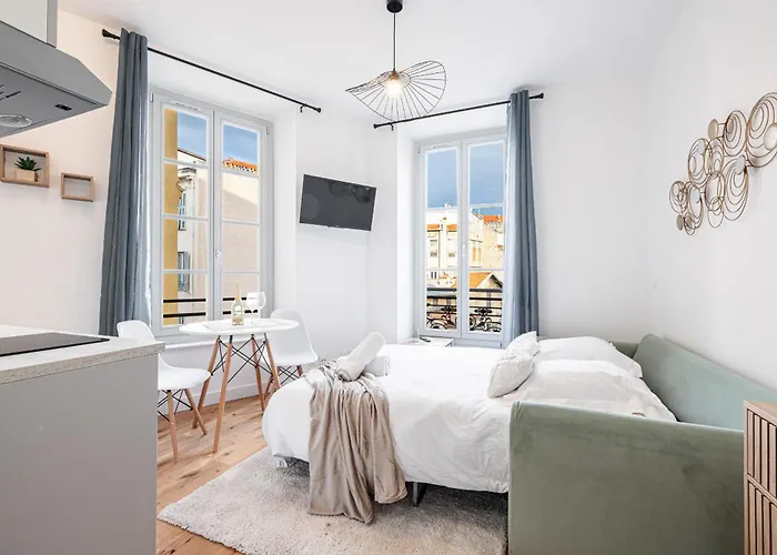 Apartment Charming Center 302 *