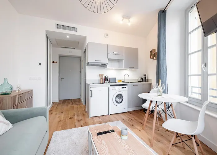 Charming Center 302 Apartamento Nice