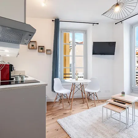 Charming Center 302 * Nice